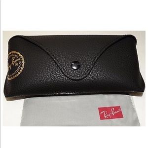 ✨RayBan Black Leather Like Medium case w/ cloth✨